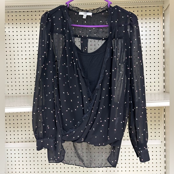 Embroidered Women's Blouse - Picture 4 of 9